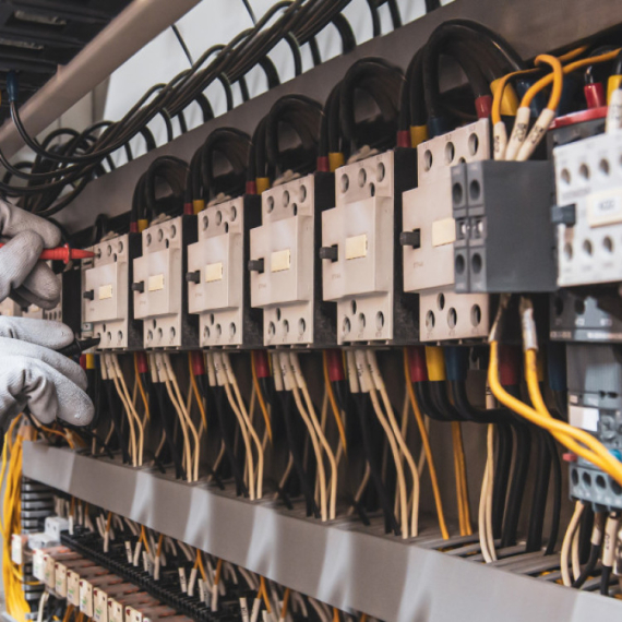 Ne prilazite im! Na Savskom keju postavljeni strujni ormari