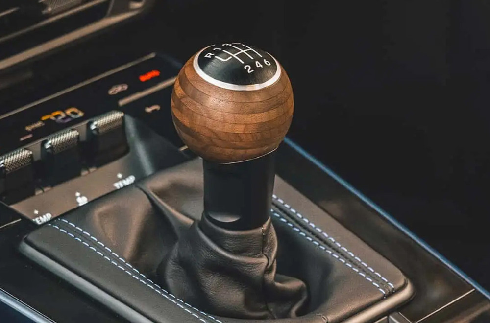 Porsche poručuje: Manuelni menjači još nisu mrtvi, stižu specijalne verzije 911-ice FOTO