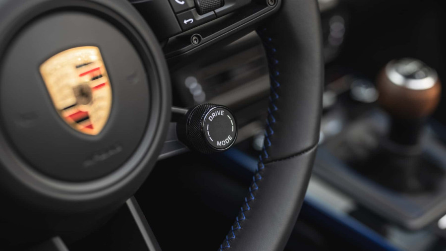 Porsche poručuje: Manuelni menjači još nisu mrtvi, stižu specijalne verzije 911-ice FOTO