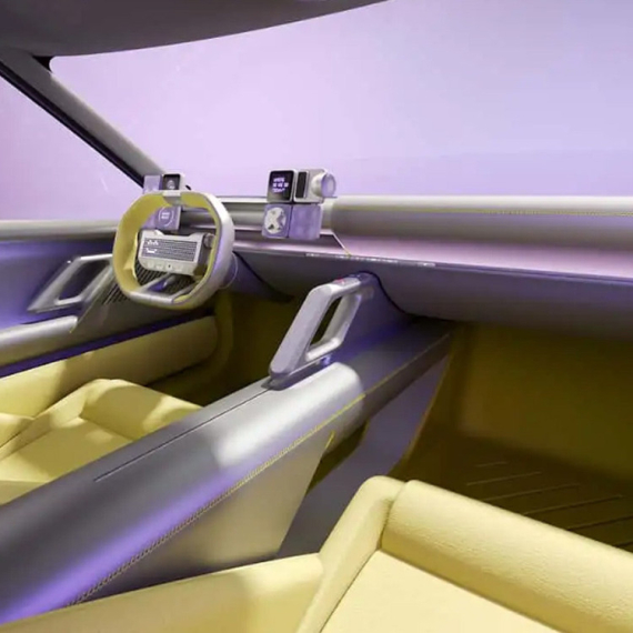 Šef dizajna pita: "Zašto nam je uopšte potreban ekran u automobilu?"