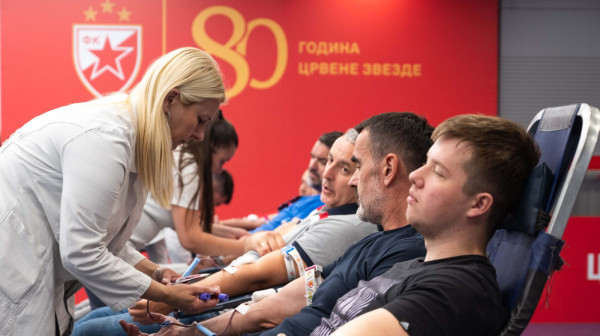 Zvezda nagrađuje učesnike akcije "Crveno-bela krv", svakom karta za Seltu