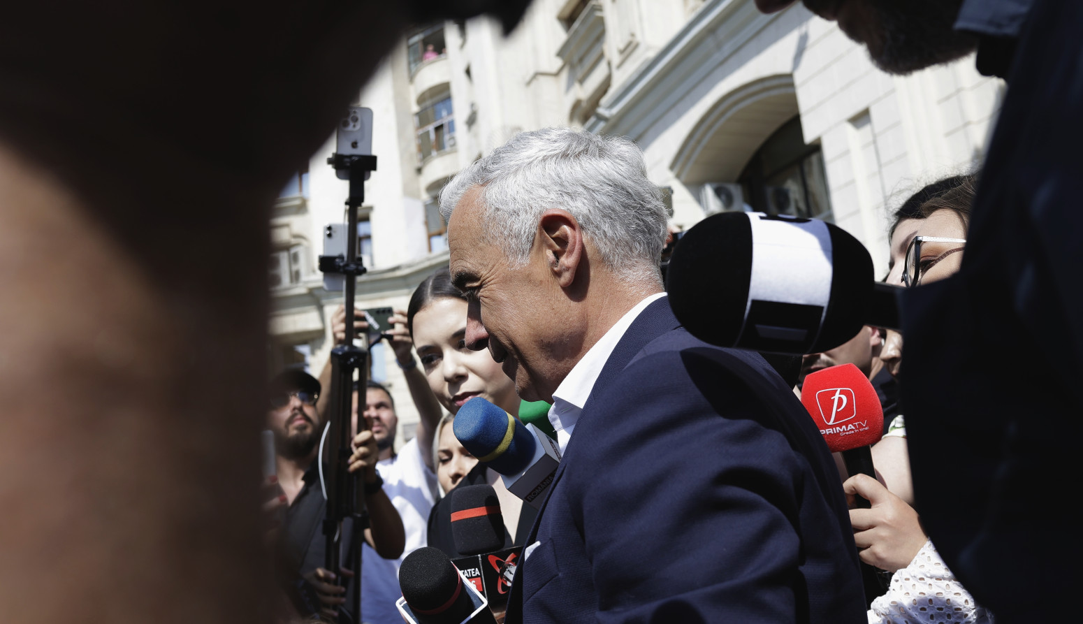 Rumuni se obrušili na Đorđeskua; Optužnica, pa suspenzija