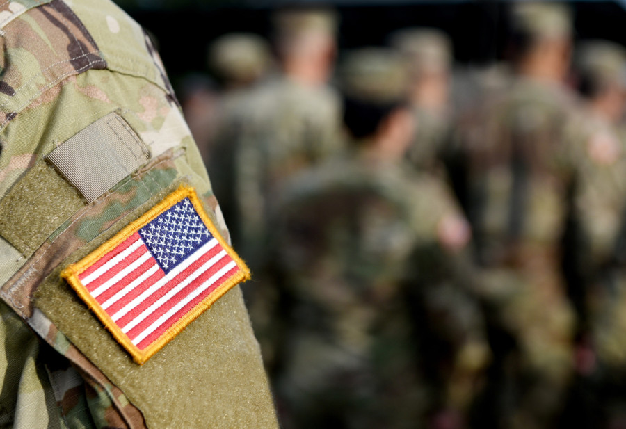 Tramp u problemu; Vojska je pred kolapsom?