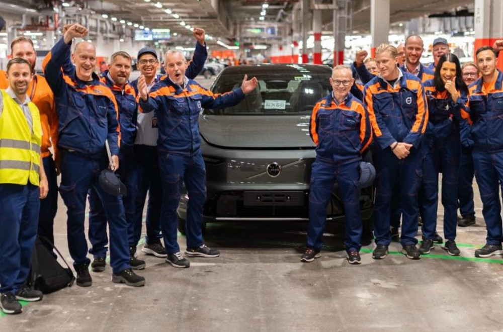 Novi Volvo EX60 prikazan na fotografiji