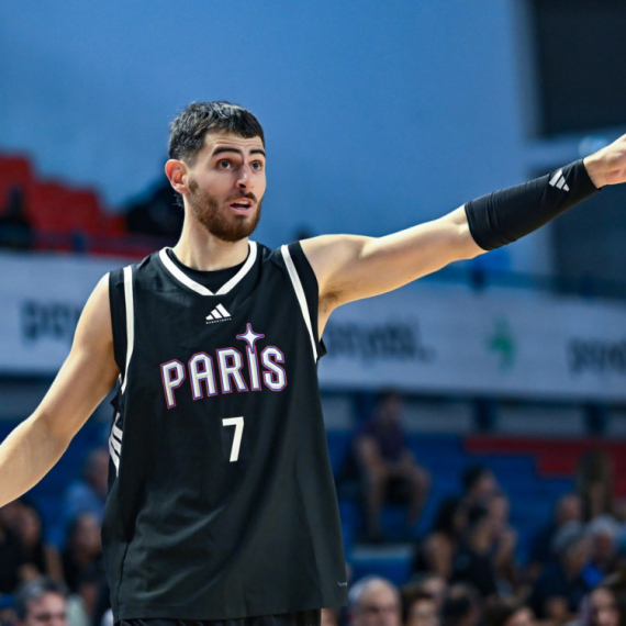 Pariz u problemima pred dolazak u Beograd