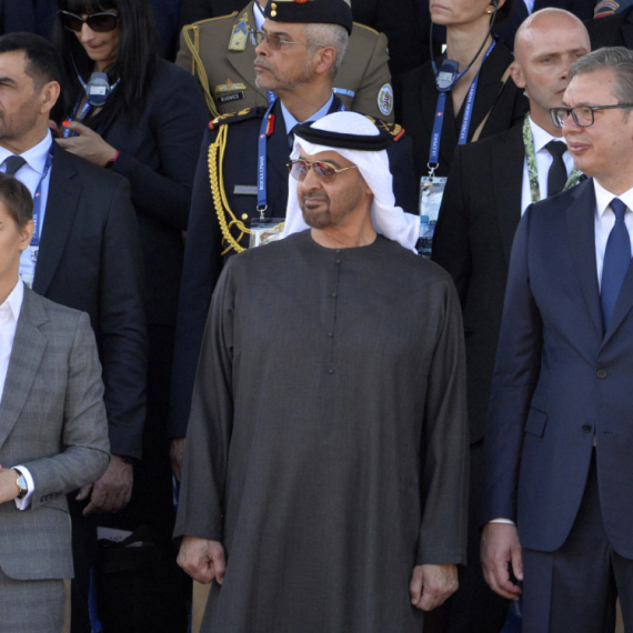 Mohamed bin Zajed prisustvovao vojnoj paradi samo u Srbiji, iako je bio pozvan na parade i u Rusiji i Kini