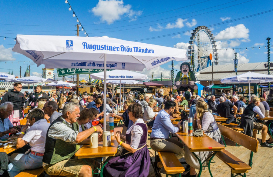 Počeo Oktobarfest: Rekordi u cenama; Volove i svinjske kolenice menjaju veganski obroci FOTO
