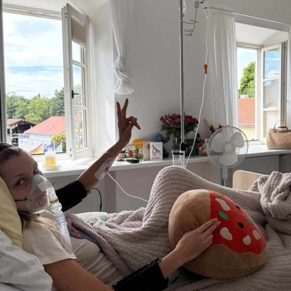 Hospitalizovana jedna od najlepših žena sveta: "Bori se u tišini" FOTO