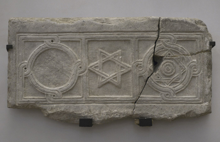 Burgas – čipka boje šampanjca