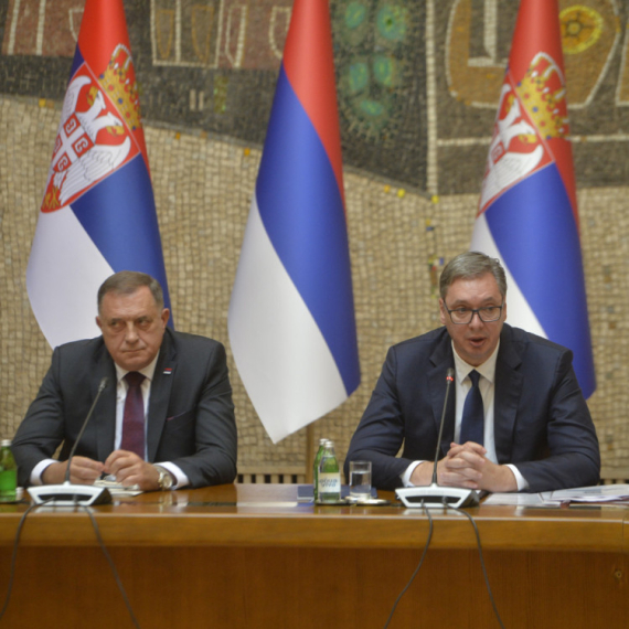 Vučić: Srbija će nastaviti da finansijski pomaže Republiku Srpsku; Važna je saradnja u svim oblastima