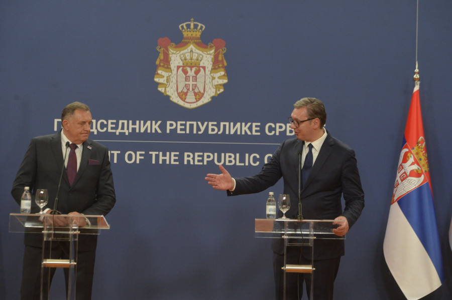 Vučić: Najvažnije je da u narednom periodu izdržimo sve pritiske; Dodik: Vratili smo ponos vojsci FOTO/VIDEO
