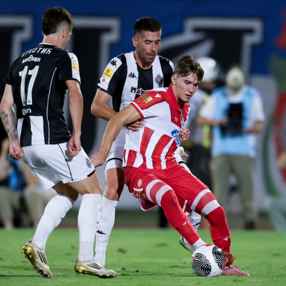 Partizan kasno upalio: Zvezda odnela tri boda iz Humske! VIDEO