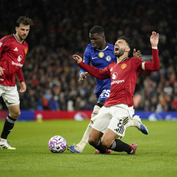 Dva istorijska crvena, kontroverzni ofsajd i "gašenje požara" – Junajted pobedio Čelsi!