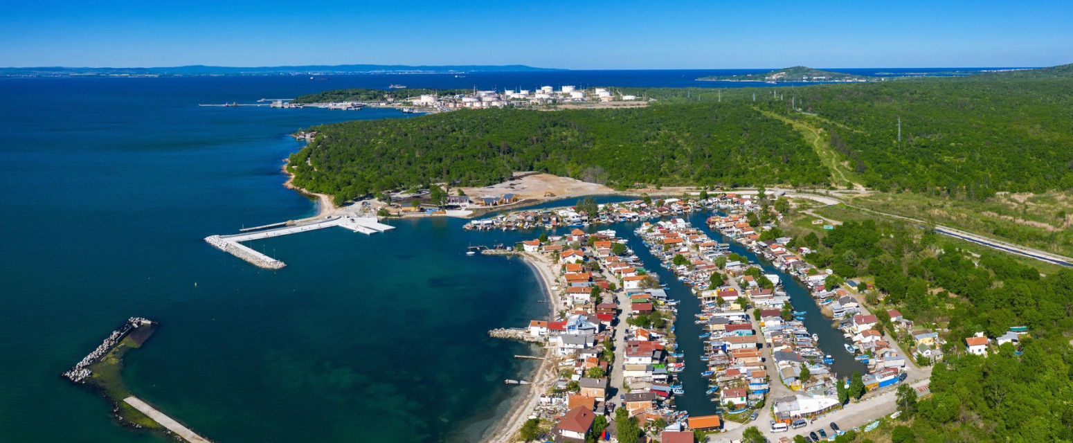 Burgas – čipka boje šampanjca