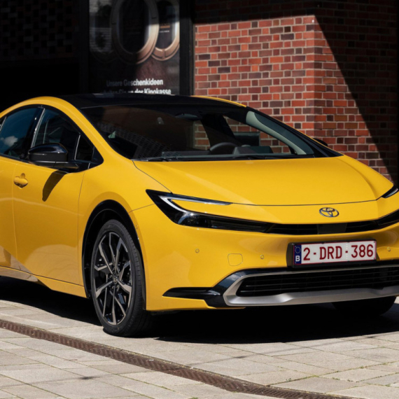 Vozači kupuju plug-in hibride, a zaboravljaju da ih pune – Toyota smislila rešenje!