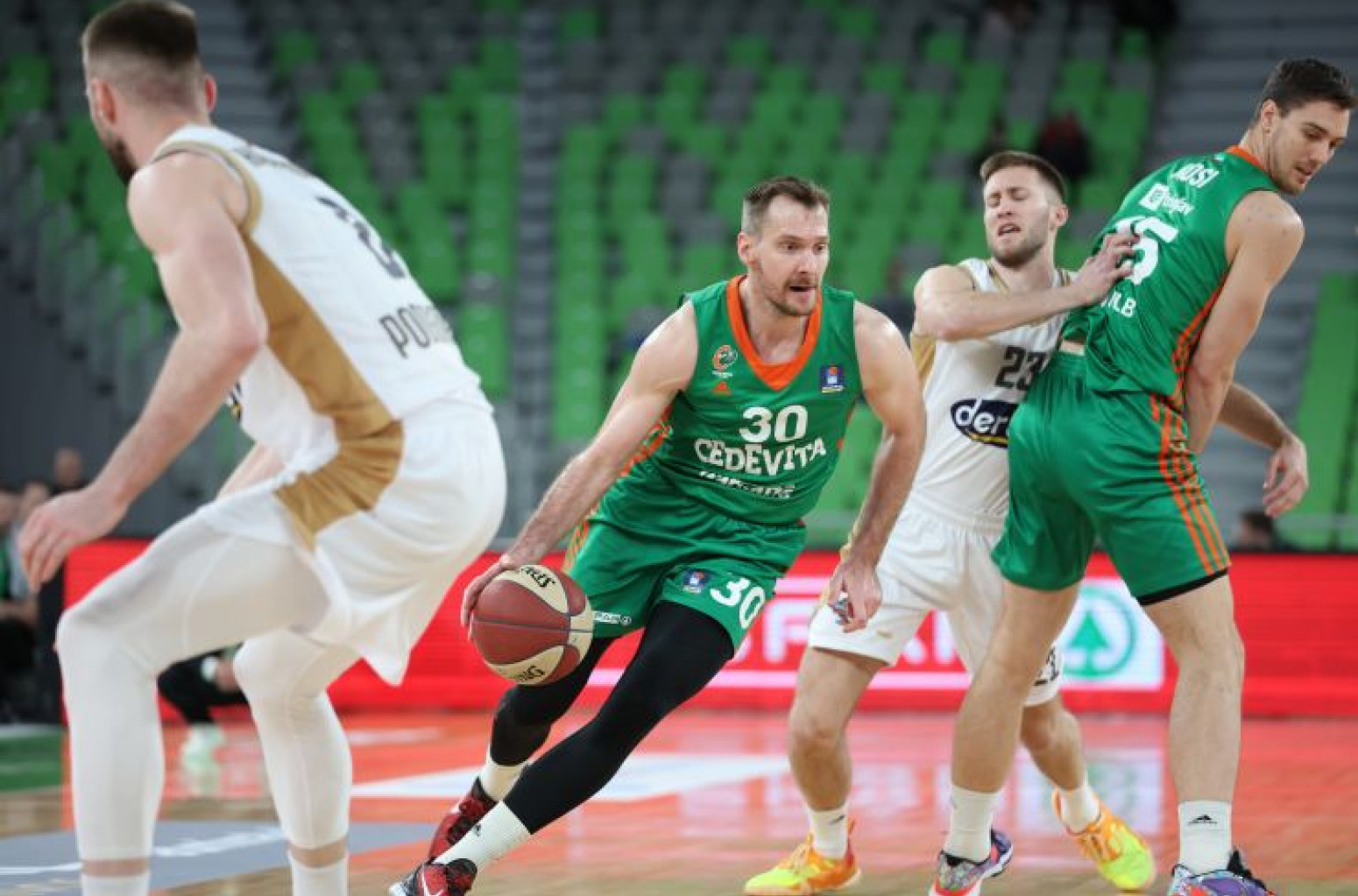 Dragić potpisao za Split!