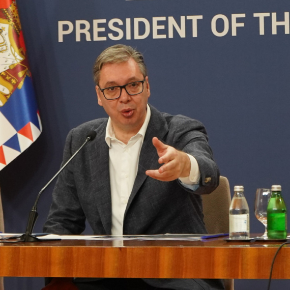 Vučić: Sledi povećanje plata i penzija; Ovi građani mogu da očekuju veća primanja
