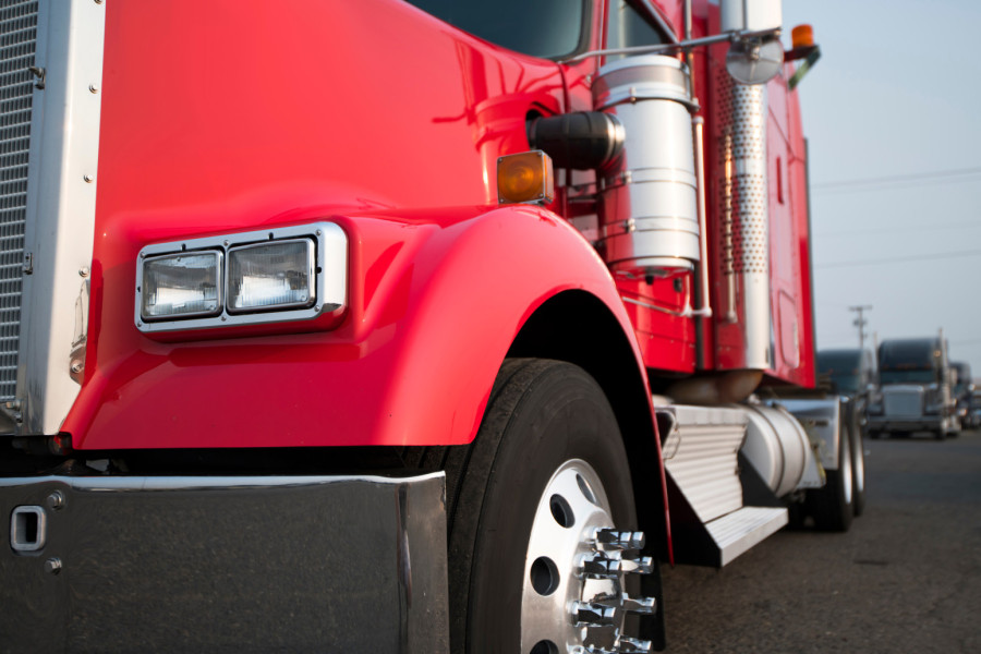 Vlada SAD će koristiti veštačku inteligenciju za otkrivanje ilegalnih kamiondžija