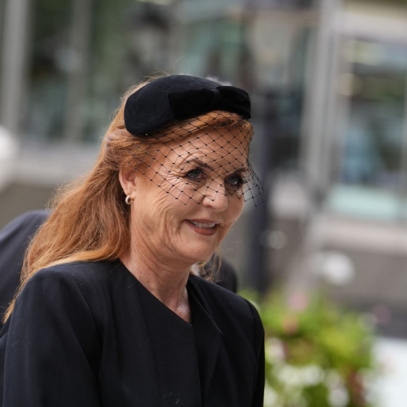 Novi skandal na dvoru: I ona je pisala Epstajnu FOTO/VIDEO