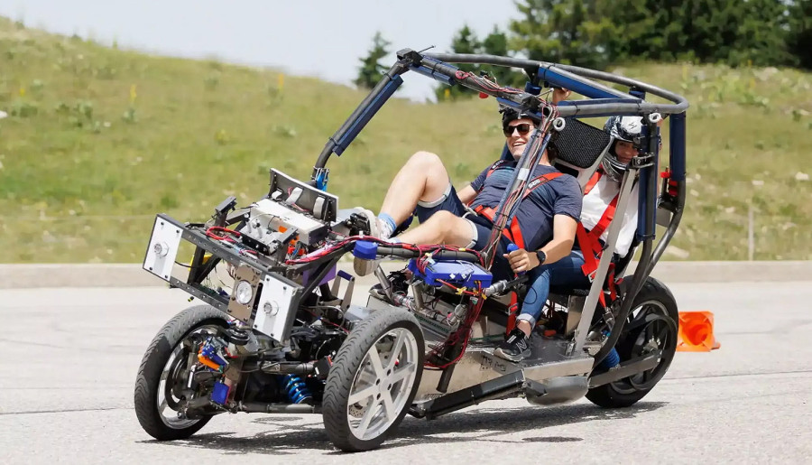 Svetski dan bez automobila: Tricikl koji kombinuje pedale i struju, a ide 120 km/h! FOTO