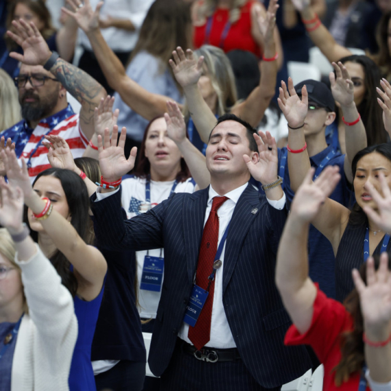 Održana komemoracija za Čarlija Kirka: Pun stadion; "Ovo je spašavanje zapadne civilizacije"