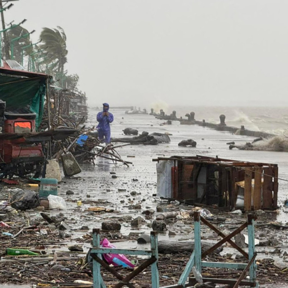 Pogođeni su, sve je obustavljeno; Hiljade ljudi beži VIDEO