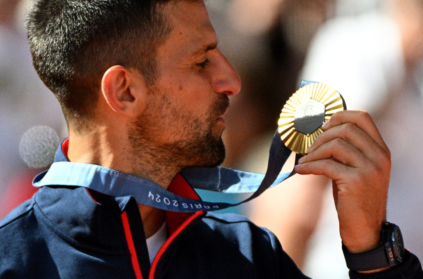 Da li to Novak ima nešto da nam poruči? FOTO