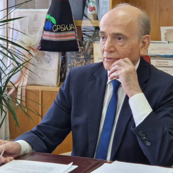 Potpisano još 92 ugovora za dodelu sredstava za kupovinu seoske kuće sa okućnicom