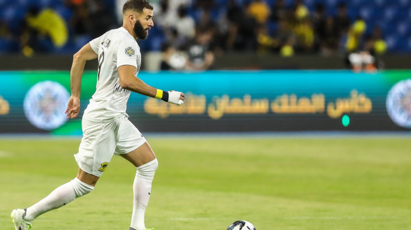 Benzema ima poziv da se vrati u Evropu – i to kod Murinja