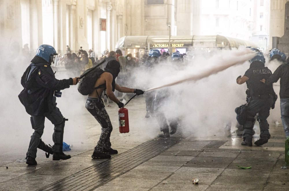 Neredi u Milanu: Mnogo uhapšenih demonstranata; Povređeno 60 policajaca VIDEO