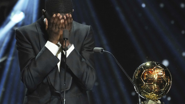 Dembele plakao kao kiša: "Da mi je neko rekao..." VIDEO