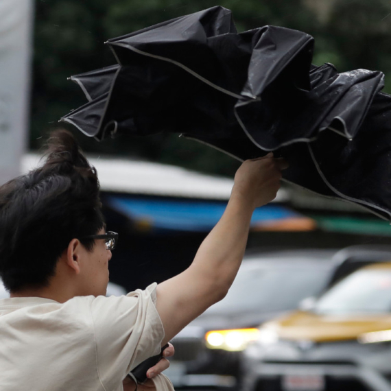 Vlasti upozorile: Stiže supertajfun; Opasnost podignuta na nivo 8