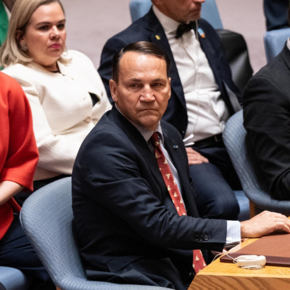 Ovo je viralan video poljskog ministra spoljnih poslova: Njegova poruka Rusima je sve šokirala VIDEO