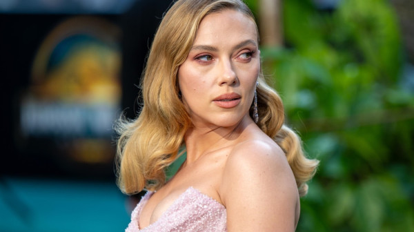 Skarlet Johanson debitovala kao rediteljka: "Režija me je uplašila, ali ova priča me je osvojila" VIDEO