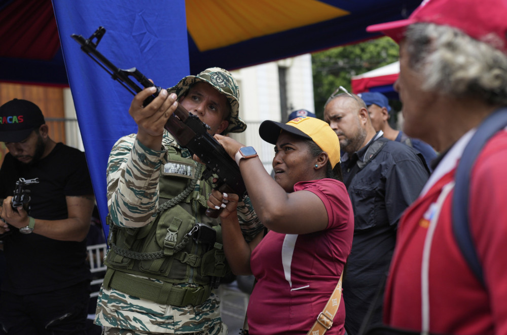 Tramp se podsmeva Madurovoj vojsci: Pogledajte snimak VIDEO