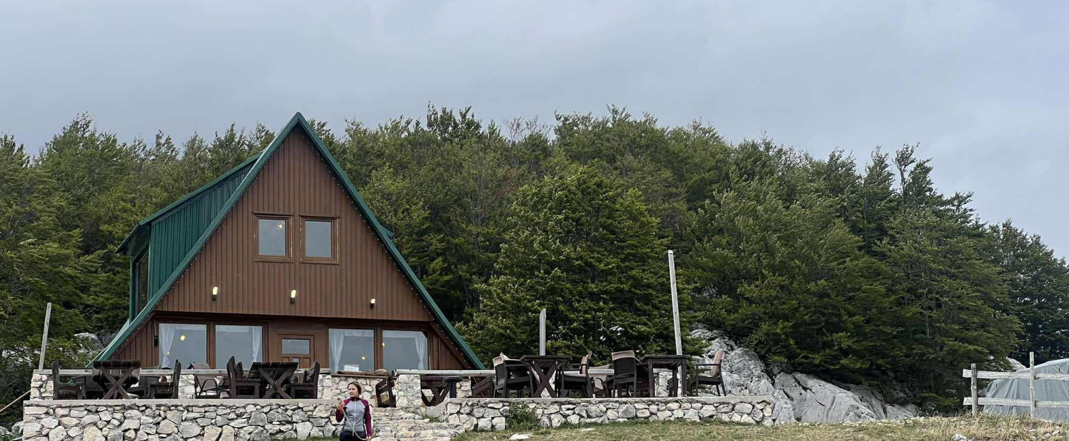 Katun na Durmitoru koji obožava Novak Đoković: Noćenje 15 evra, voda izvorska, kupatilo zajedničko