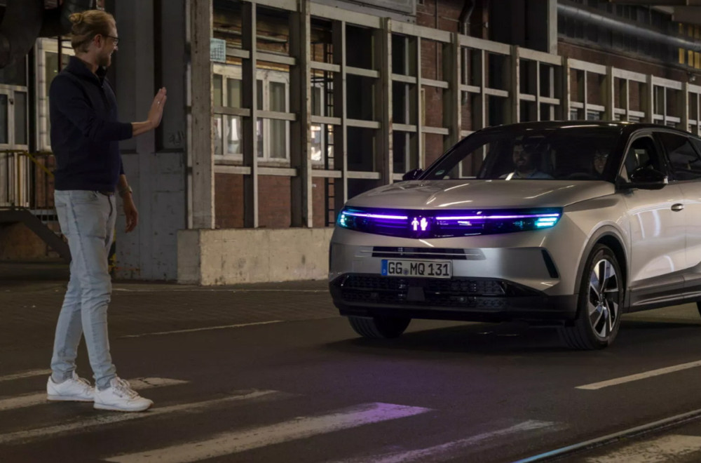 Opel ima novi logotip... manje-više, pogledajte sami FOTO