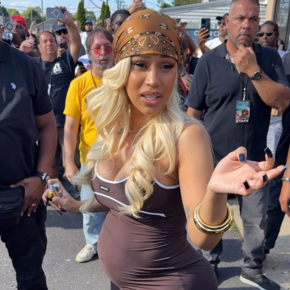 Čeka bebu s njim, a druga tvrdi da je otac njenog deteta: Odmah je reagovala FOTO