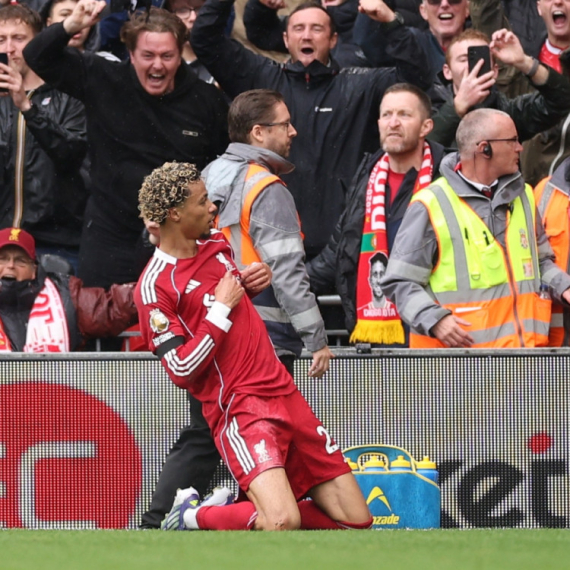 Nikad dosadno na "Enfildu" – prvenac Isaka i ludorija Ekitikea o kojoj će se pričati VIDEO