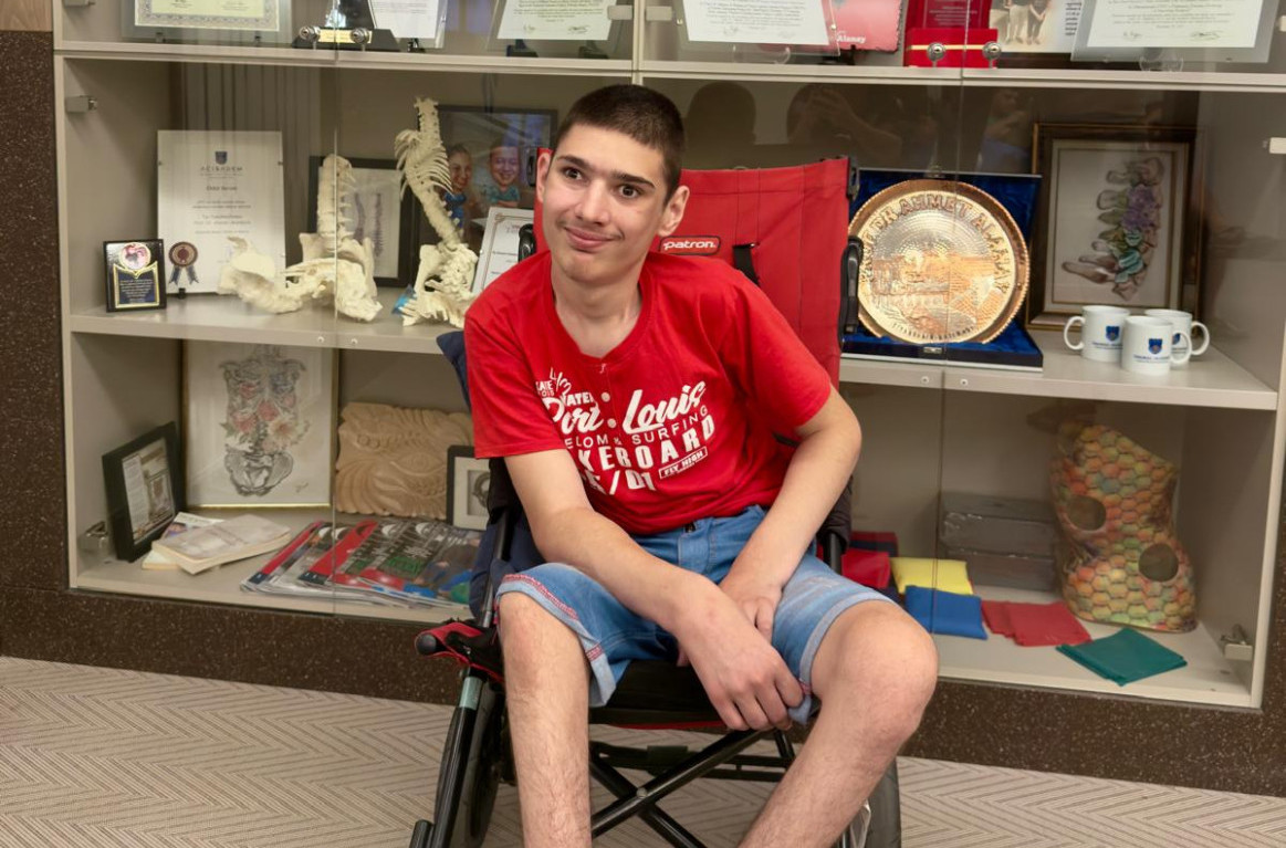 Tadija traži šansu da živi bez bola; Potrebno još 10.000 evra do 30. septembra za najvažniju operaciju do sada