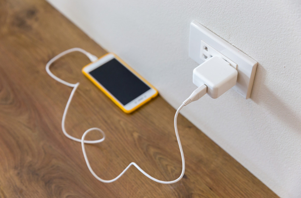 Ostavljate punjač u zidu? Evo šta sve može da se desi