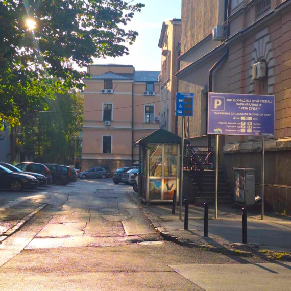 Kragujevčani, hitno uklonite vozila iz centra grada FOTO