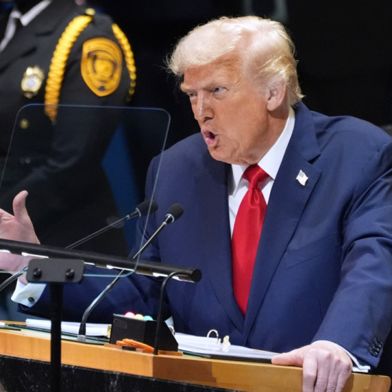 Tramp opet besni: Nove carine