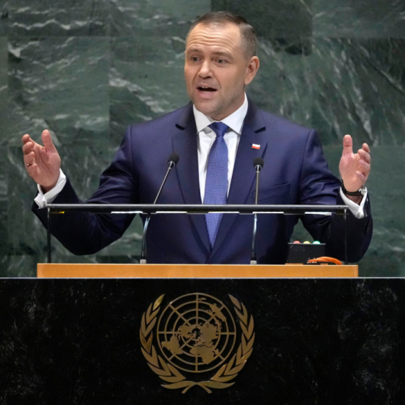 Snimak uhvatio poljskog predsednika u "nezgodnoj" situaciji: Šta je to stavio usta VIDEO