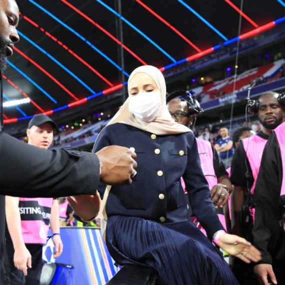 Njeno lice je misterija, kao i ljubav s njim: Ko je supruga osvajača Zlatne lopte FOTO