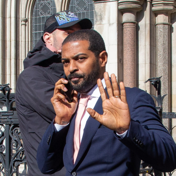 Glumac sam sebe branio u sudu: Koristio ChatGPT, mora da plati 3.5 miliona evra FOTO