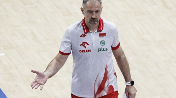 Grbić ne živi u Matriksu: "Ugrade vam čip i vozite helikopter – u životu nije tako"