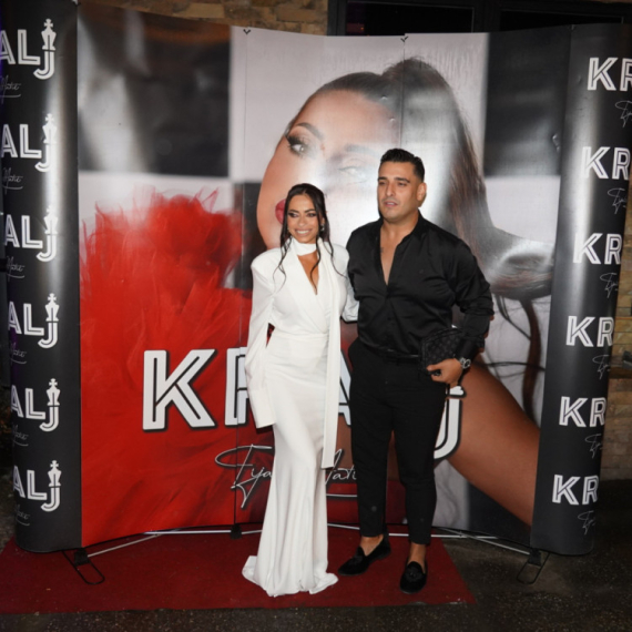 Darko Lazić imao saobraćajnu nesreću: Pevač i njegova supruga povređeni VIDEO