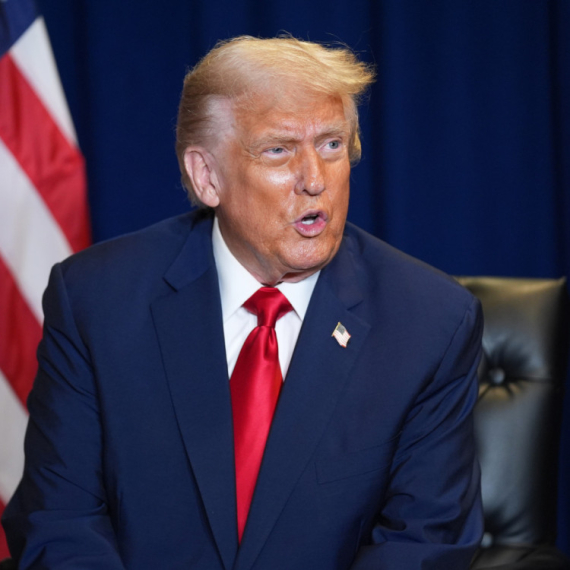 Tramp udara žestoko: Nova runda carina – 100%