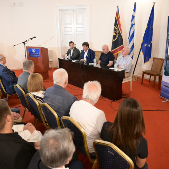 Knjiga "Kreće se lađa francuska" Ivana Radovanovića predstavljena na Krfu